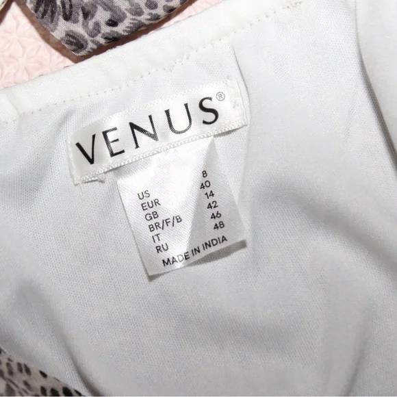 Venus Women’s Animal Print Romper Jumpsuit Size 8 Flutter Shorts Tie Knot Straps - Picture 3 of 3